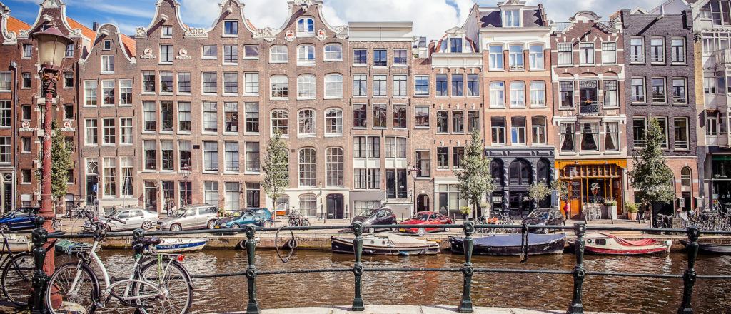 amsterdam-canal-holland-netherlands-bike-boat-tour-flandresnietoporras