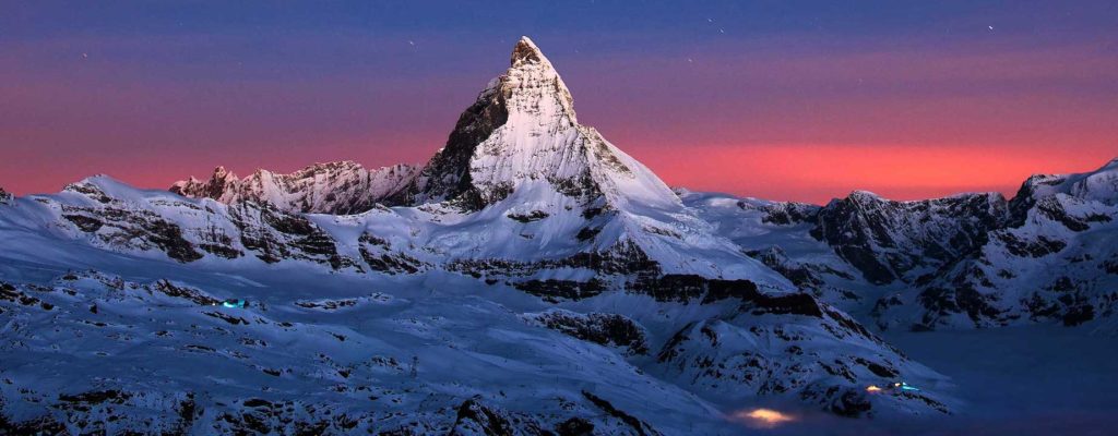 hotel-zermatt-riffelhaus-und-matterhorn-bei-nacht